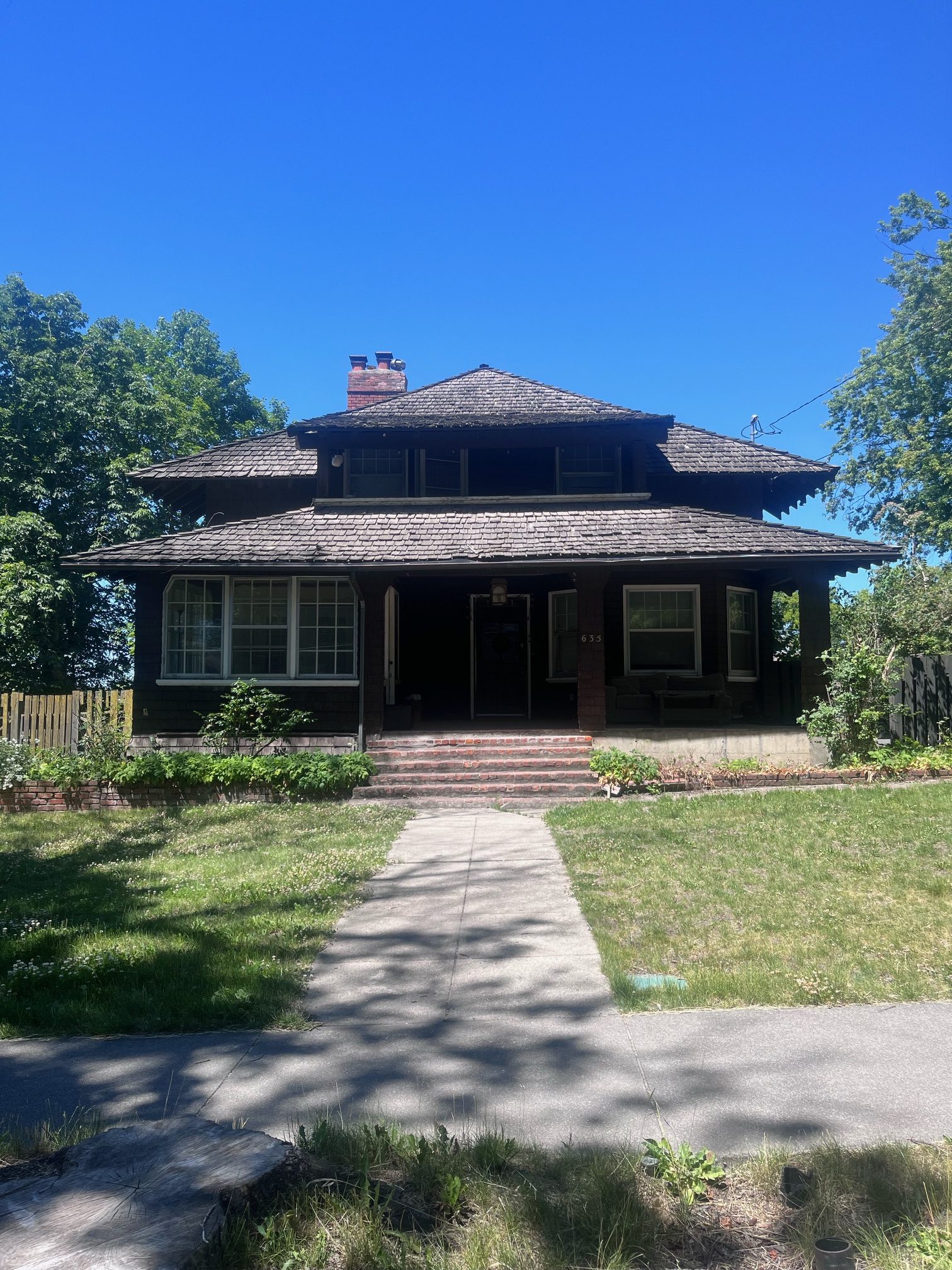 635 NE MAPLE ST