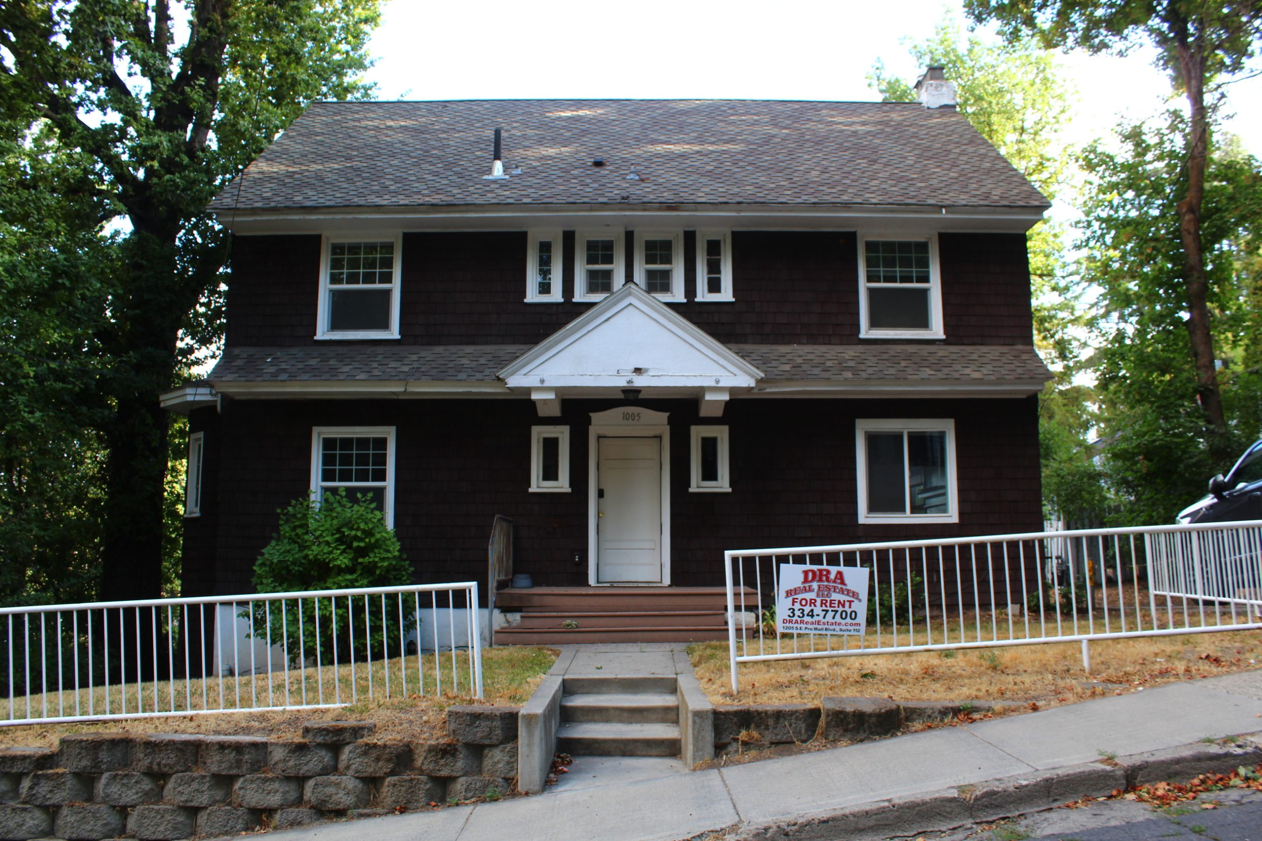 Permalink to 1005 NE MAPLE ST
